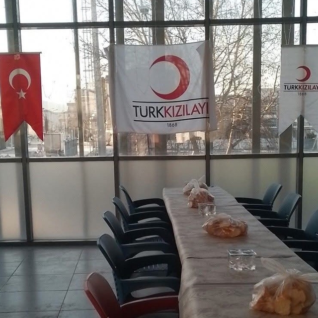 Kızılay'dan Sarıgöl'de ramazan dayanışması