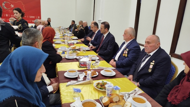 Boyabat'ta şehit aileleri ve gaziler onuruna iftar programı düzenlendi