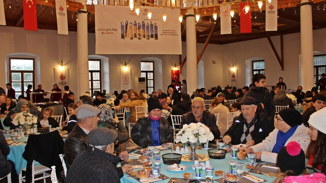 Gelibolu Mevlevihanesi'nde ilk iftar programı gerçekleştirildi