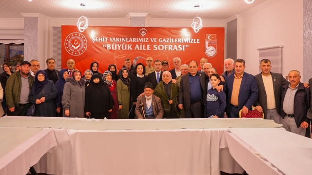 Bayburt'ta "Büyük Aile Sofraları" iftarı şehit aileleri ve gazilerle paylaşıldı