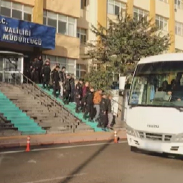 Kayseri'deki FETÖ operasyonunda 54 kişi tutuklandı