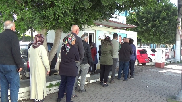 Gizemli hayırsever, Ramazan ayı boyunca günlük 6 bin ekmeği depremzede vatandaşlara ücretsiz dağıtacak