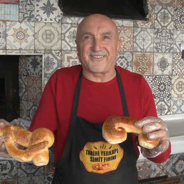 İftariyelik tabanca, kama, kılıç ve testiler çocukların gözdesi oldu
Bursa'...