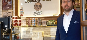 Dondurmalı irmik helvası iftarda hafif tatlı isteyenlerin tercihi olacak