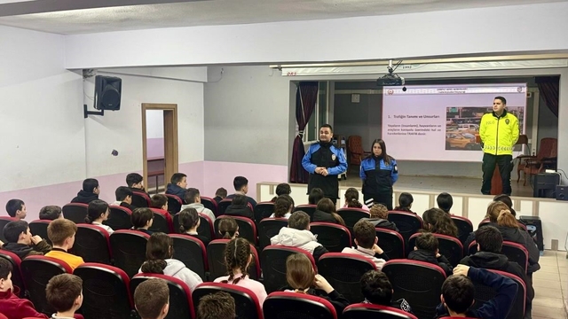 Bilecik'te öğrencilere trafik kuralları ve akran zorbalığı eğitimi