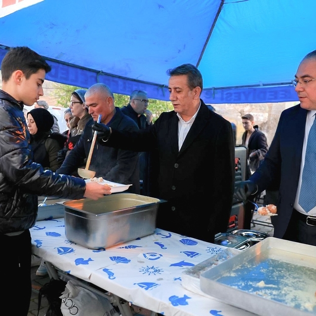 Efeler'in ilk iftar sofrası Alanlı Mahallesi'nde kuruldu