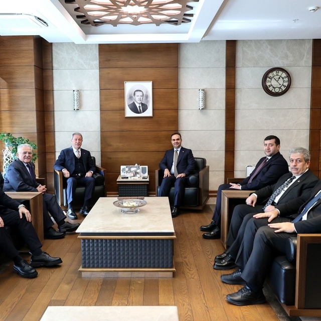 Başkan Büyükkılıç, Bakan Kacır ile görüştü