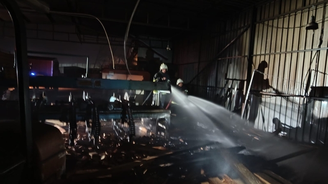 Hatay'da marangoz atölyesinde çıkan yangın söndürüldü