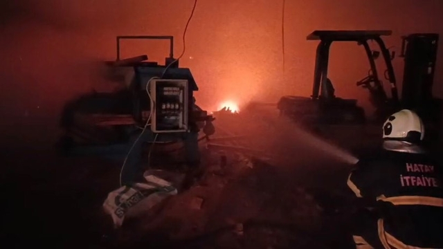 Payas'ta marangoz atölyesinde yangın