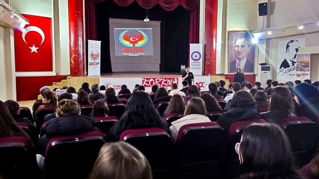 Gelibolu'da lise öğrencilerine yönelik seminer düzenlendi