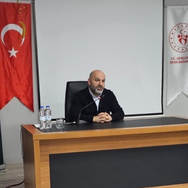 RTÜK Üyesi Davulcu'dan üniversite öğrencilerine "Dijital medya" konferansı