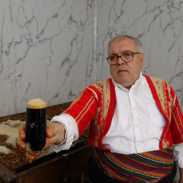 Gaziantep'te meyan şerbeti iftar sofralarındaki yerini aldı