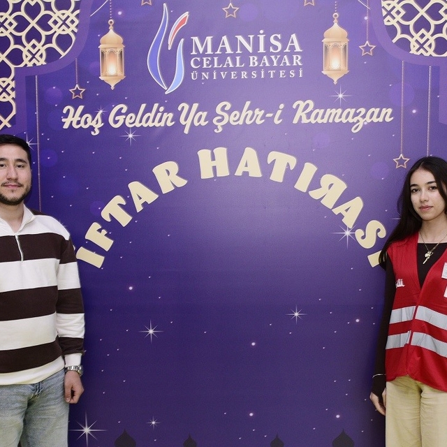 MCBÜ'lü öğrenciler ramazanın ilk iftarında aynı sofrada buluştu