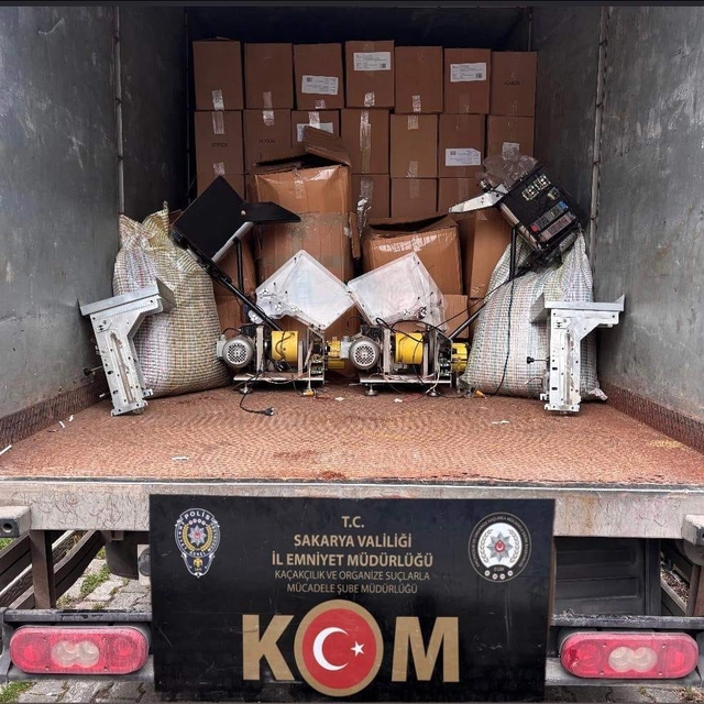 Sakarya'da "kaçakçılık" operasyonunda 4 şüpheli gözaltına alındı