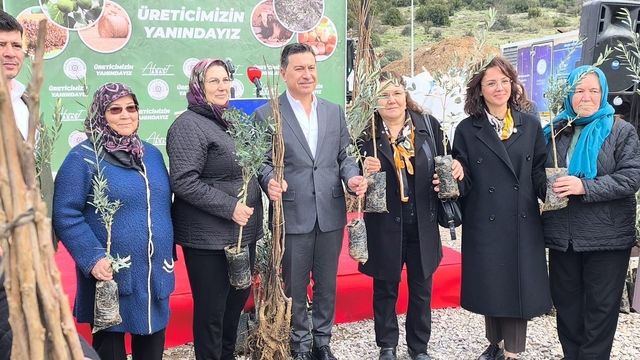 Muğla'da toprak gelecekle buluşuyor: "50 bin fidan üreticiye teslim edildi"