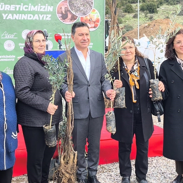 Muğla'da toprak gelecekle buluşuyor: "50 bin fidan üreticiye teslim edildi"