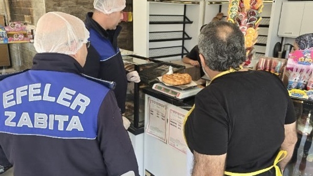 Efeler Belediyesi zabıta ekiplerinden gıda denetimi