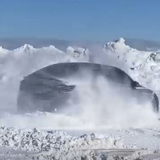 Kayak merkezinin otoparkında aracı ile drift atan sürücüye ceza; o anlar ka...