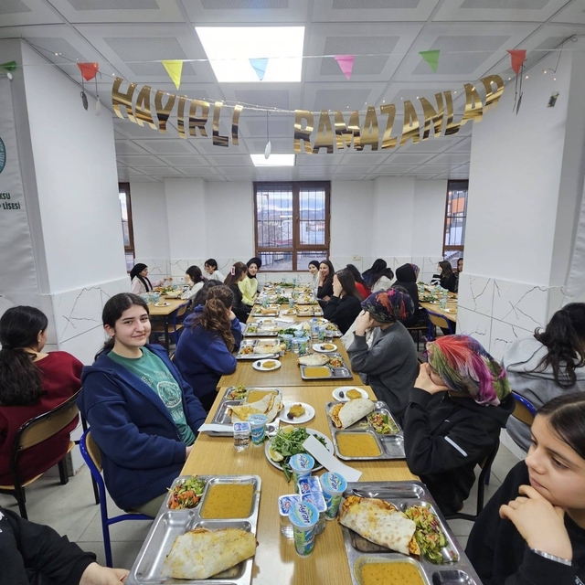 Kaymakam Algın, öğrencilerle iftar programında buluştu