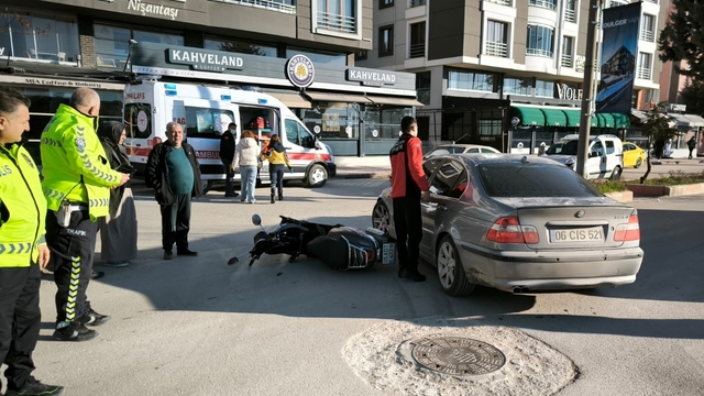 Amasya'da otomobille çarpışan motosikletteki 2 kişi yaralandı