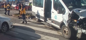 Kayseri'de otomobil ile minibüs çarpıştı: 14 yaralı