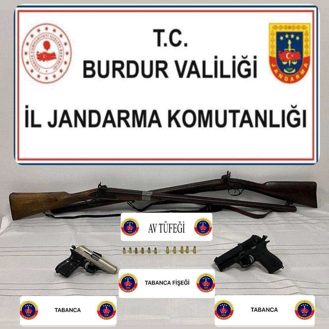 Burdur'da çok sayıda ruhsatsız silah ve mühimmat ele geçirildi