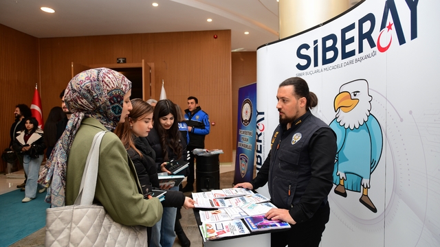 Van'da 5 bin üniversite öğrencisine "IBAN kiralama" dolandırıcılığı anlatıldı