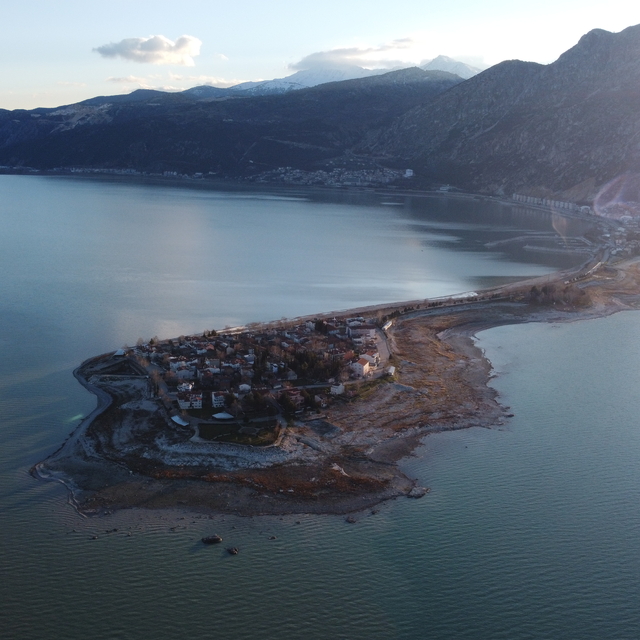 Su seviyesi 25 santimetre yükselen Eğirdir Gölü yeniden birleşti