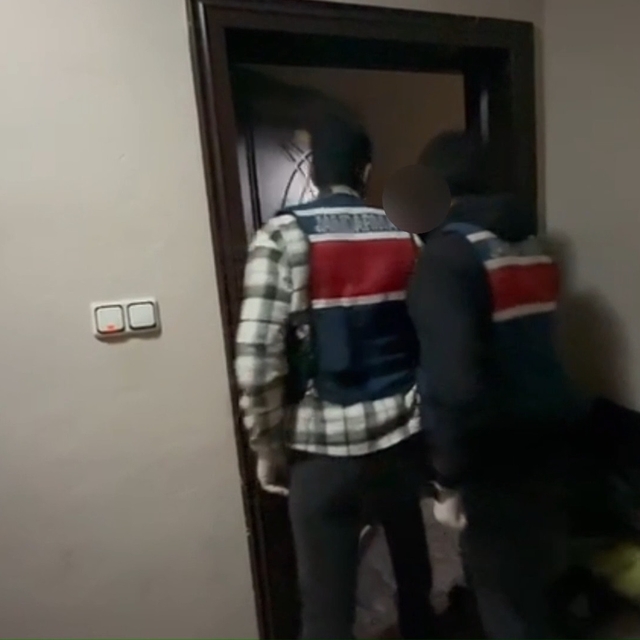 Sakarya'da 'torbacı' operasyonu; 3 tutuklama