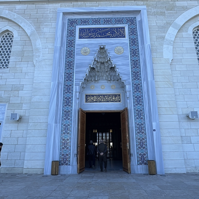 Düzce, Zonguldak, Karabük ve Bartın'da ramazanın ilk cuma namazı kılındı