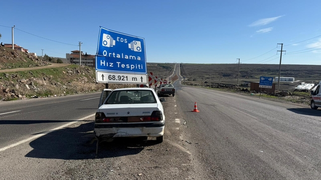 Şanlıurfa'da iki otomobilin çarpışması sonucu 1 kişi yaralandı