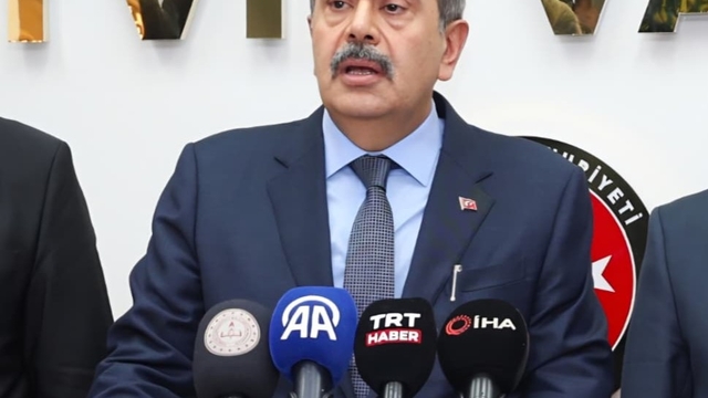 Bakan Tekin: 168 kişinin imzaladığı metinle ilgili suç duyurusunda bulunacağız