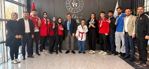 Kayserili İşitme Engelliler Taekwondo Sporcularından tarihi başarı