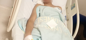 Okulda akran zorbalığı iddiası: 15 yaşındaki öğrencinin çenesi kırıldı
Darp...