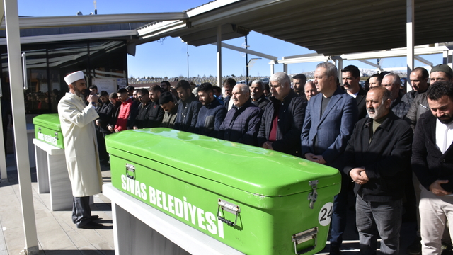 Teravih namazı giderken otomobilin çarptığı kayınvalide ile gelin öldü (3)