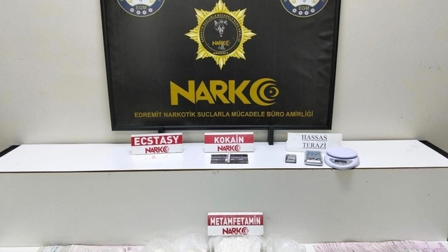 Balıkesir'de uyuşturucu operasyonlarında yakalanan 3 zanlı tutuklandı