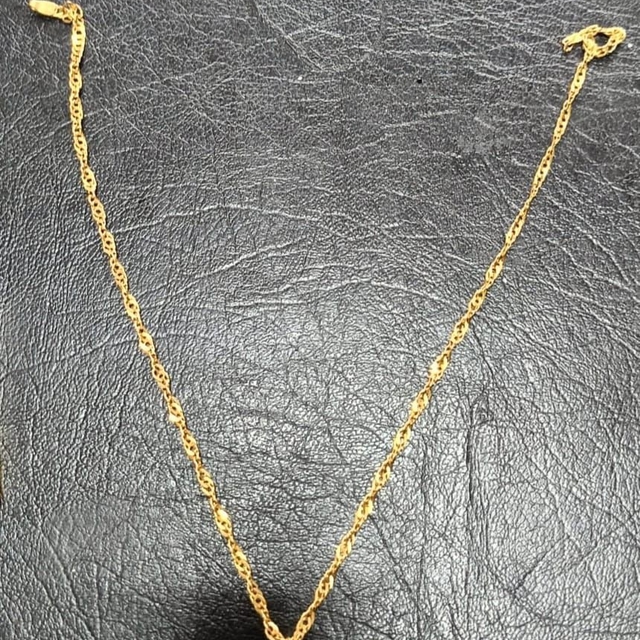 Kapkaç şüphelisi çaldığı kolyeyle yakalandı