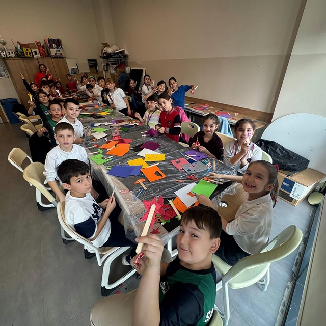 Minik öğrenciler mutfak ve tasarım atölyelerinde deneyim kazandı