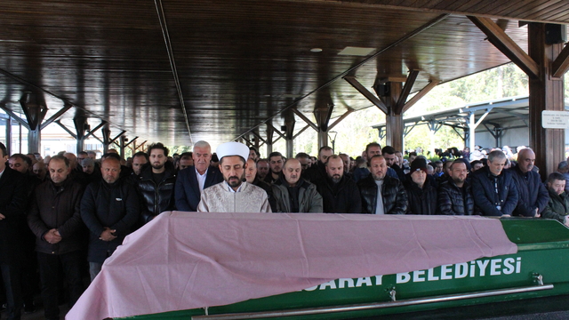 Eski eşinin öldürdüğü Kübra, toprağa verildi