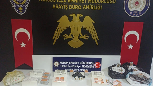 Tarsus'ta kahve ve derneklere kumar baskını