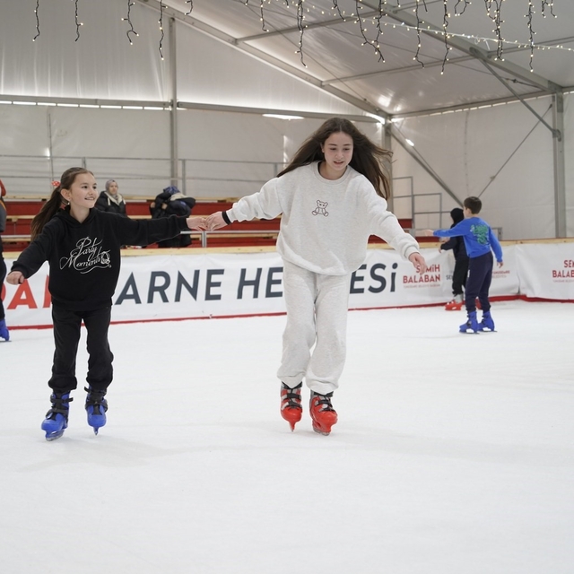 Yunusemre'de 7-17 yaş arası çocuklara ücretsiz buz pateni fırsatı