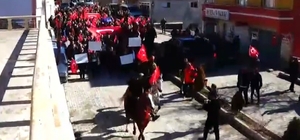 Tercan'da Kaymakam Duman'a şemsiye tartışması sonrası destek yürüyüşü