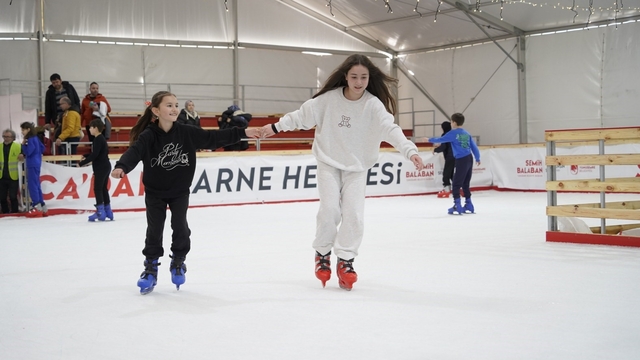 Yunusemre'de 7-17 yaş arası çocuklara ücretsiz buz pateni fırsatı