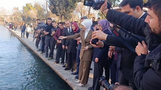 Bakan Göktaş Balıklıgöl'ü gezdi