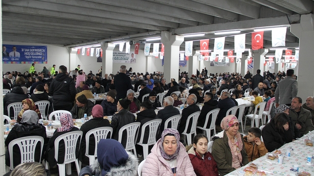 Kula'da Ramazan'ın manevi iklimi yaşandı
Büyükşehir'in İftar Sofrası Kula'da kuruldu
