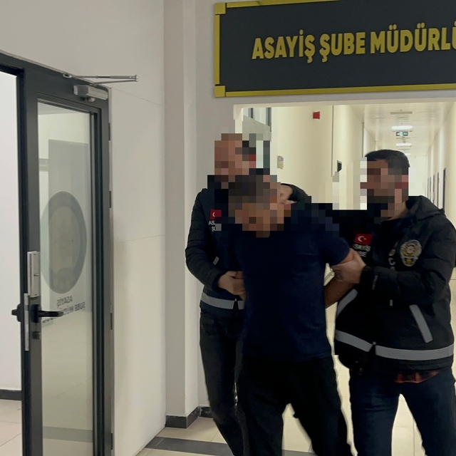 Emekli polis memurunu evinin önünde yaralayan şüpheli tutuklandı