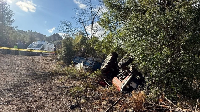 Isparta'da traktörün şarampole devrildiği kazada sürücü öldü