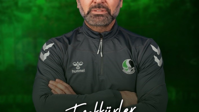 Sakaryaspor'da Teknik Direktör Hakan Kutlu ile yollar ayrıldı