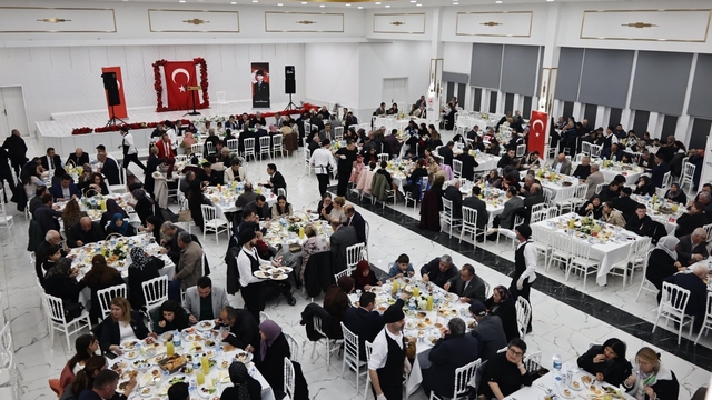 Amasya Valisi Bakan, Merzifon'da şehit aileleri ve gazilerle iftarda buluştu