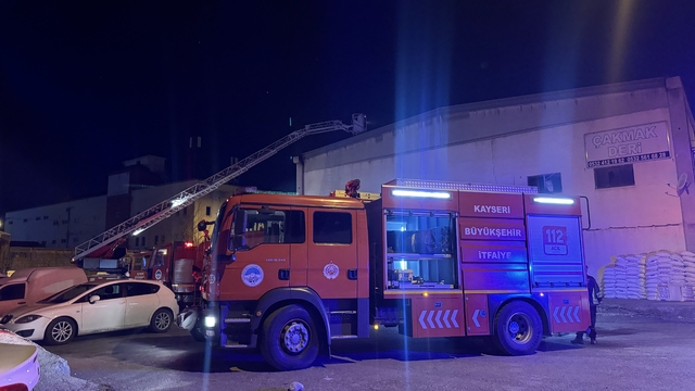 Kayseri'de et işleme tesisinde çıkan yangın hasara yol açtı